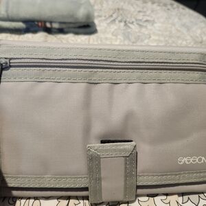 Vintage Light Gray Sasson Travel Wallet Organizer.